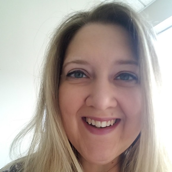 Meet your Posher, Christina - Picture 1 of 1